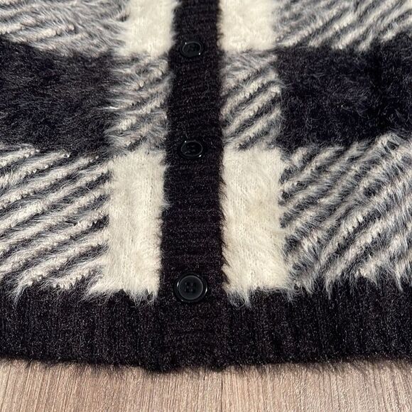 Women's Small Sweater - SUPER SOFT- Black and White - Picture 3 of 8